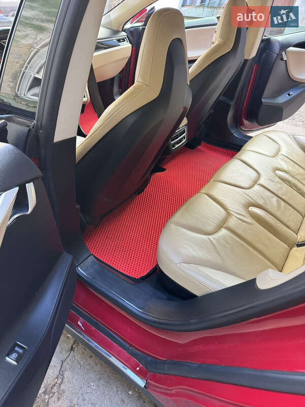 Лифтбек Tesla Model S 2013 в Одессе