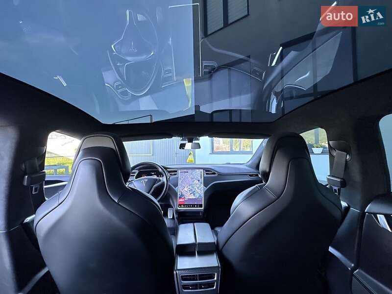 Ліфтбек Tesla Model S 2017 в Виноградові