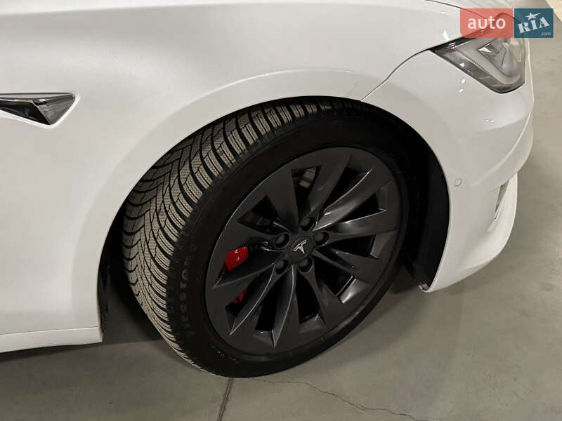 Ліфтбек Tesla Model S 2020 в Одесі фото 22 Ліфтбек Tesla Model S 2020 в Одесі