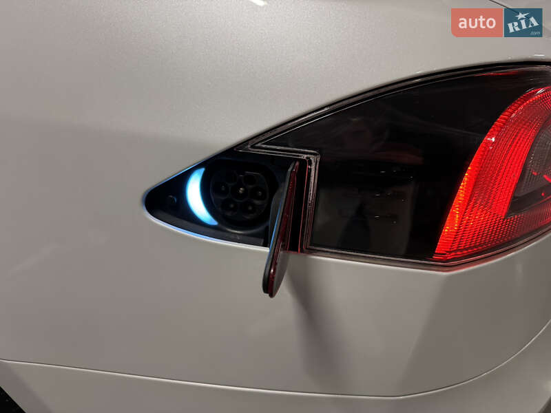 Ліфтбек Tesla Model S 2020 в Одесі фото 27 Ліфтбек Tesla Model S 2020 в Одесі