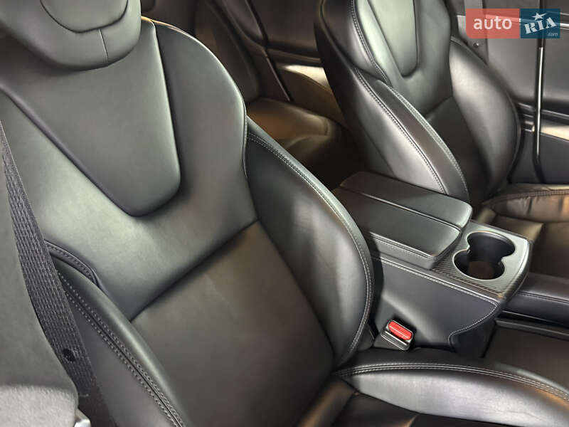 Ліфтбек Tesla Model S 2020 в Одесі фото 35 Ліфтбек Tesla Model S 2020 в Одесі