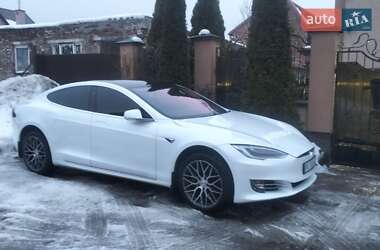 Лифтбек Tesla Model S 2020 в Львове