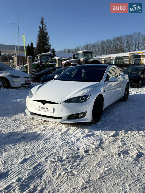 Ліфтбек Tesla Model S 2014 в Вінниці