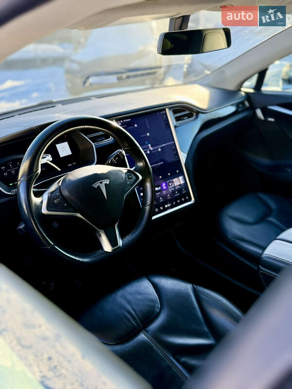 Ліфтбек Tesla Model S 2014 в Вінниці