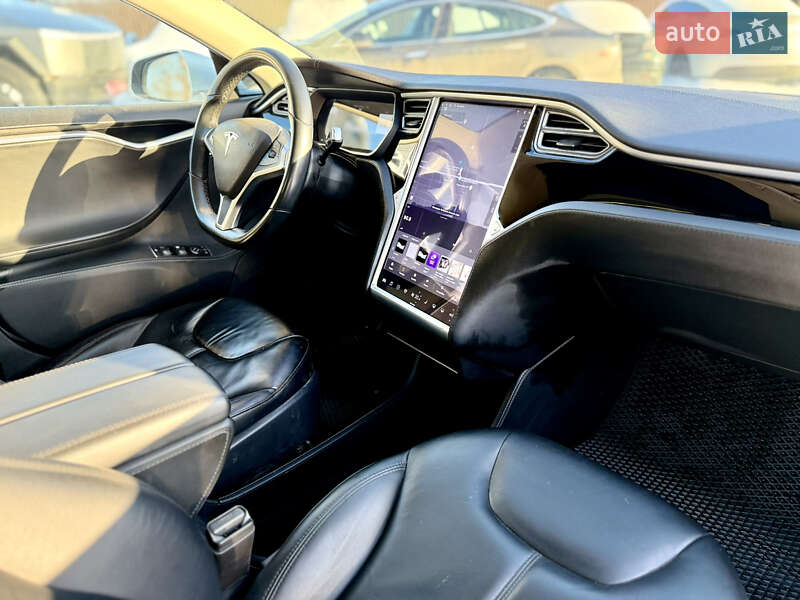Ліфтбек Tesla Model S 2014 в Вінниці