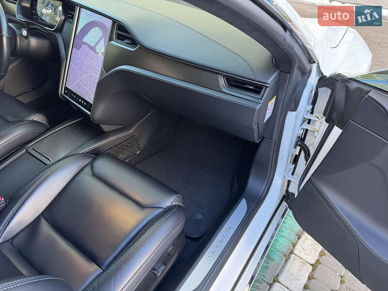 Ліфтбек Tesla Model S 2020 в Одесі фото 43 Ліфтбек Tesla Model S 2020 в Одесі