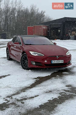 Ліфтбек Tesla Model S 2017 в Чернівцях