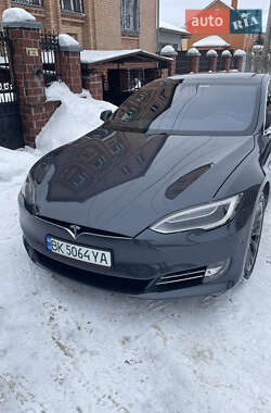Ліфтбек Tesla Model S 2017 в Бучі