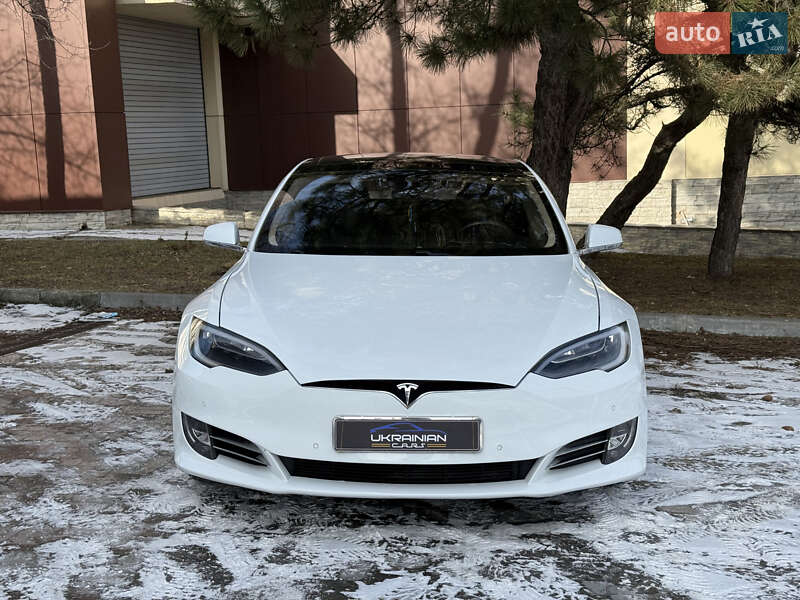 Лифтбек Tesla Model S 2016 в Днепре фото 6 Лифтбек Tesla Model S 2016 в Днепре