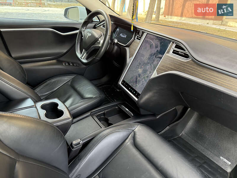Лифтбек Tesla Model S 2016 в Днепре фото 38 Лифтбек Tesla Model S 2016 в Днепре