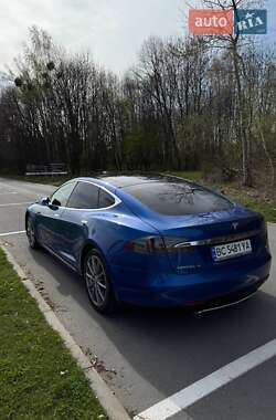 Лифтбек Tesla Model S 2015 в Буске