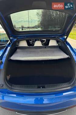 Лифтбек Tesla Model S 2015 в Буске