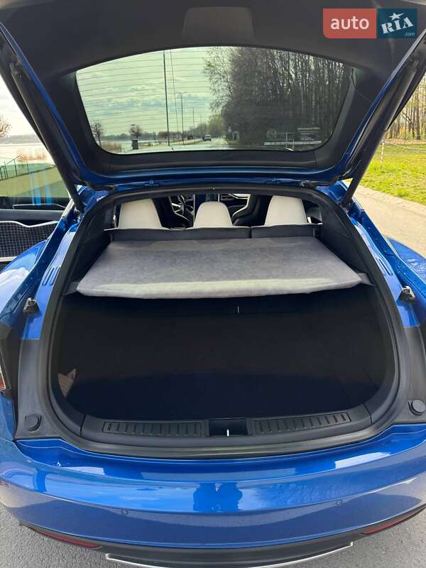 Лифтбек Tesla Model S 2015 в Буске фото 18 Лифтбек Tesla Model S 2015 в Буске