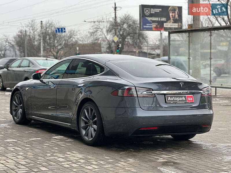 Лифтбек Tesla Model S 2016 в Одессе