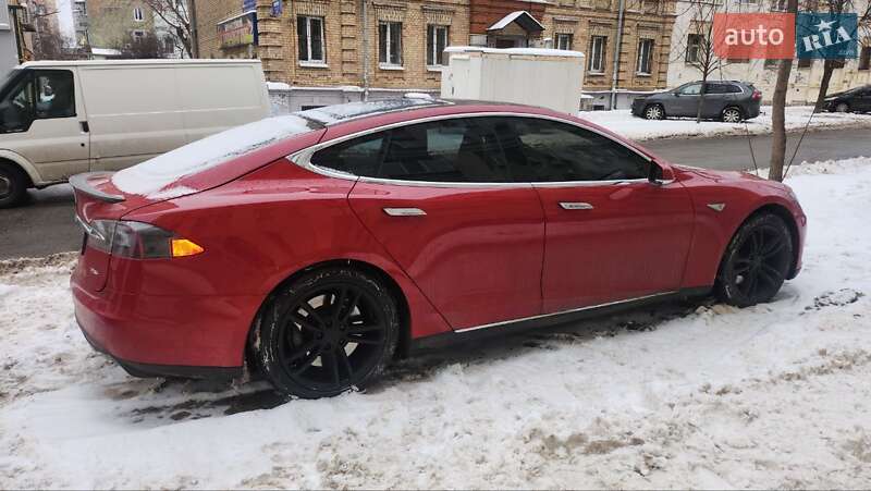 Лифтбек Tesla Model S 2013 в Киеве фото 4 Лифтбек Tesla Model S 2013 в Киеве