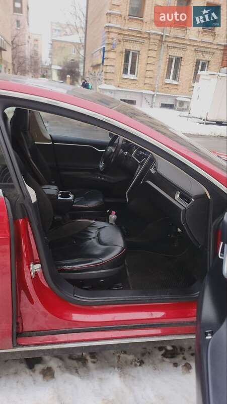 Лифтбек Tesla Model S 2013 в Киеве фото 5 Лифтбек Tesla Model S 2013 в Киеве