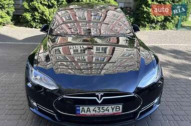 Лифтбек Tesla Model S 2016 в Киеве