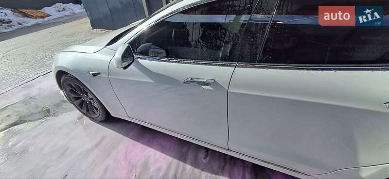 Ліфтбек Tesla Model S 2019 в Львові фото 10 Ліфтбек Tesla Model S 2019 в Львові