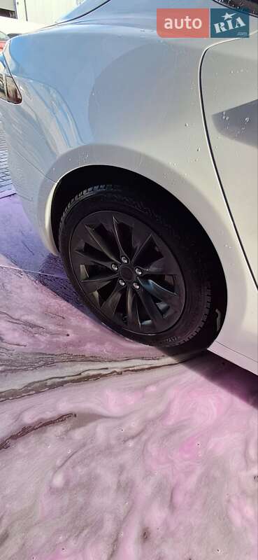 Ліфтбек Tesla Model S 2019 в Львові фото 35 Ліфтбек Tesla Model S 2019 в Львові