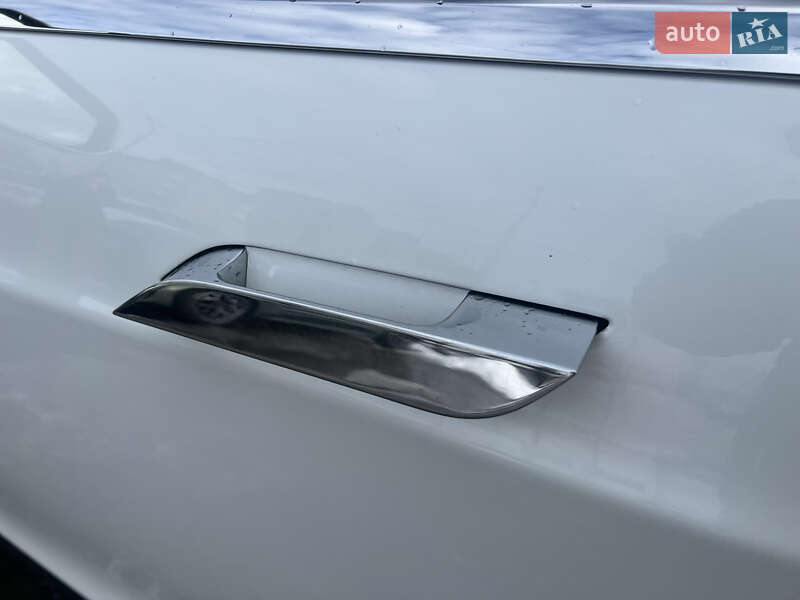 Ліфтбек Tesla Model S 2013 в Луцьку