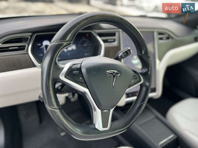 Ліфтбек Tesla Model S 2013 в Луцьку