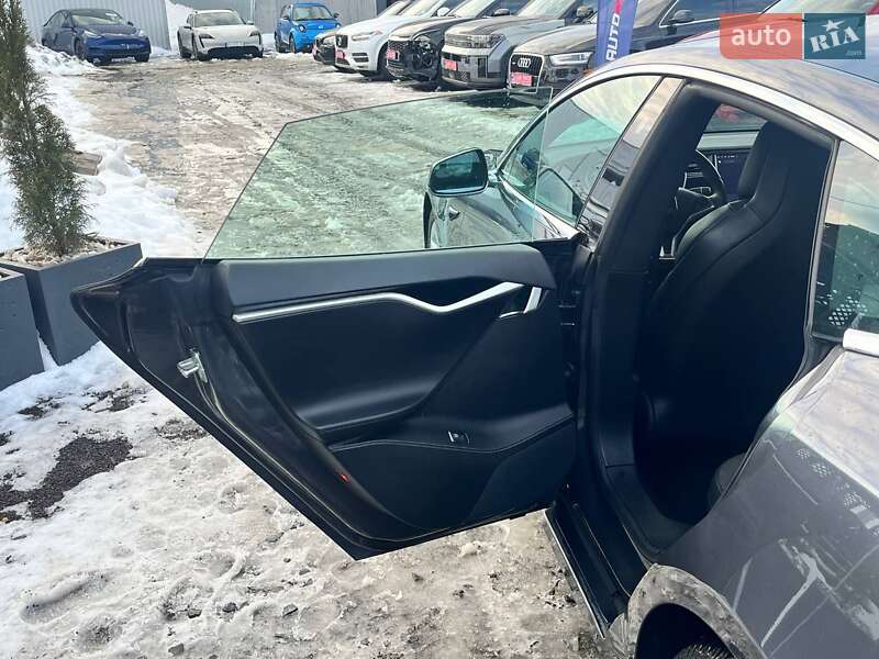 Лифтбек Tesla Model S 2017 в Луцке фото 17 Лифтбек Tesla Model S 2017 в Луцке