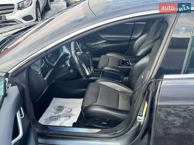 Лифтбек Tesla Model S 2017 в Луцке фото 16 Лифтбек Tesla Model S 2017 в Луцке
