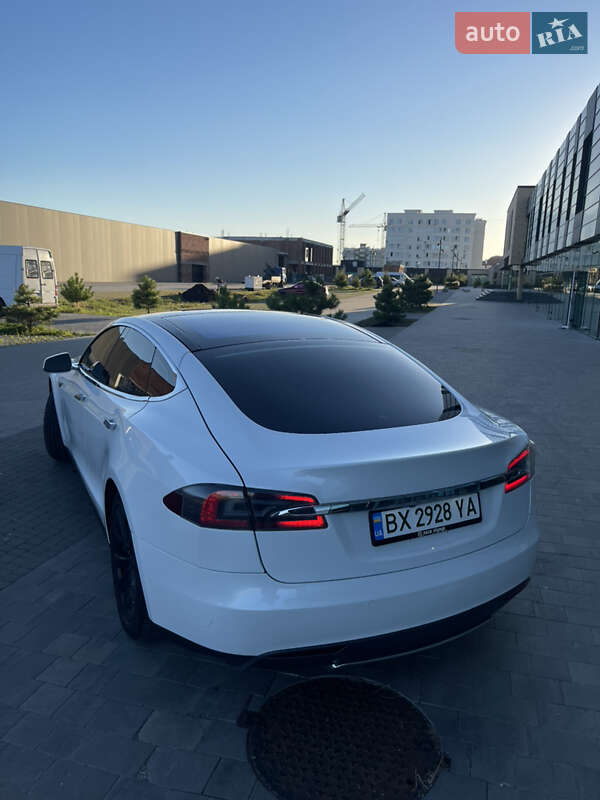 Ліфтбек Tesla Model S 2016 в Хмельницькому