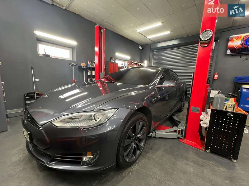 Ліфтбек Tesla Model S 2015 в Софіївській Борщагівці фото 2 Ліфтбек Tesla Model S 2015 в Софіївській Борщагівці