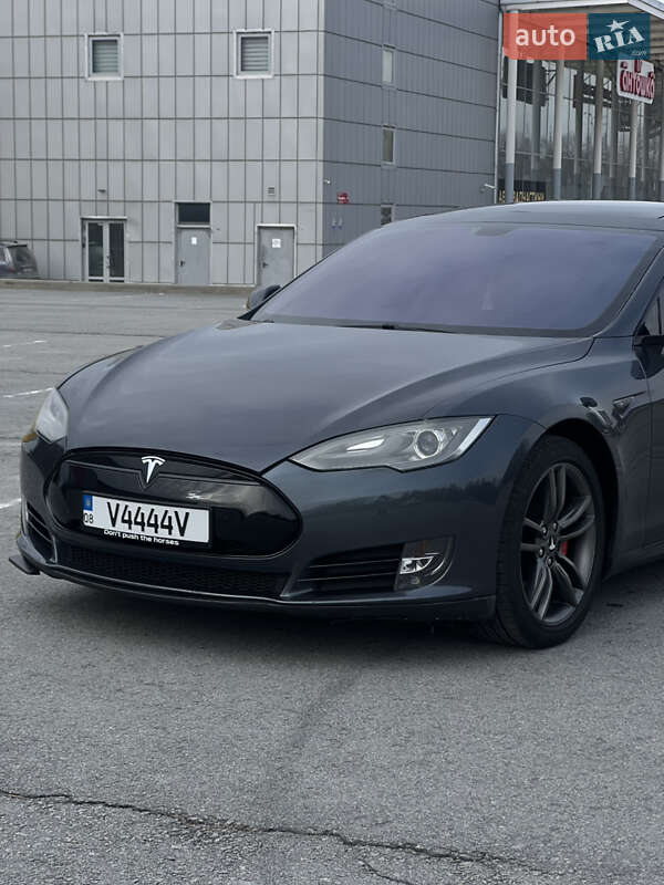 Ліфтбек Tesla Model S 2014 в Запоріжжі