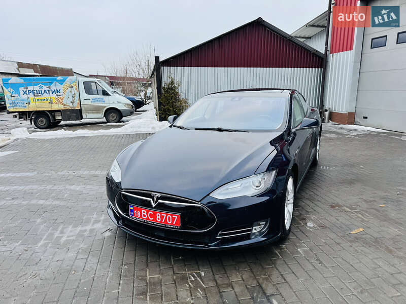Лифтбек Tesla Model S 2015 в Ровно фото 4 Лифтбек Tesla Model S 2015 в Ровно