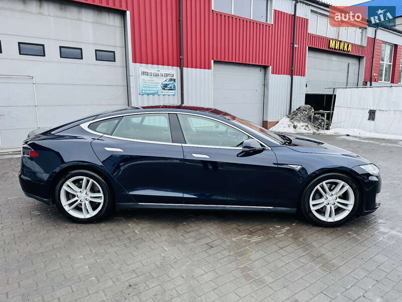 Лифтбек Tesla Model S 2015 в Ровно фото 10 Лифтбек Tesla Model S 2015 в Ровно