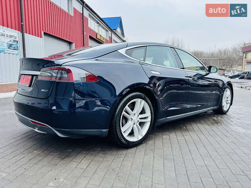 Лифтбек Tesla Model S 2015 в Ровно фото 13 Лифтбек Tesla Model S 2015 в Ровно