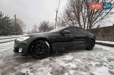 Ліфтбек Tesla Model S 2016 в Києві