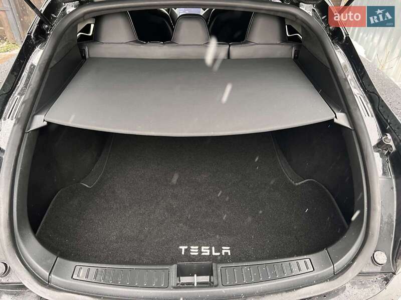 Лифтбек Tesla Model S 2016 в Киеве фото 20 Лифтбек Tesla Model S 2016 в Киеве