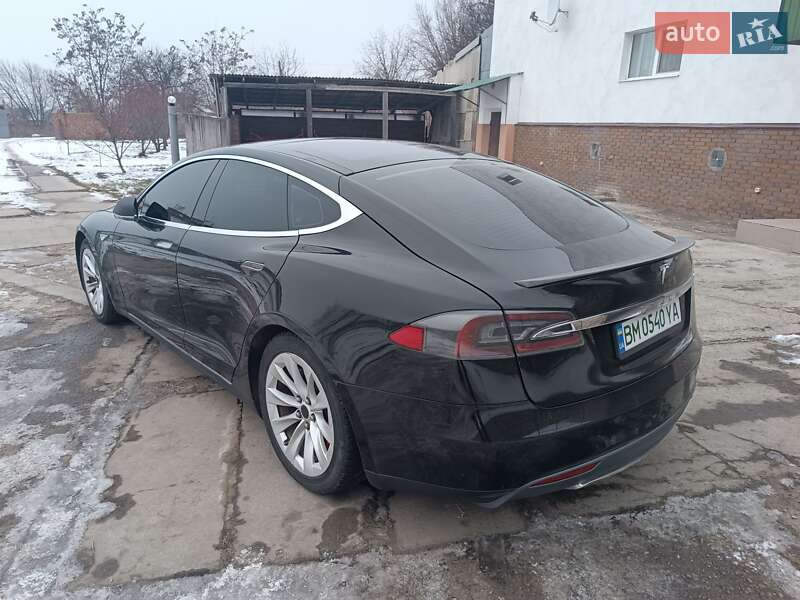 Лифтбек Tesla Model S 2014 в Ромнах