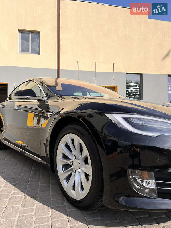 Tesla Model S 2017