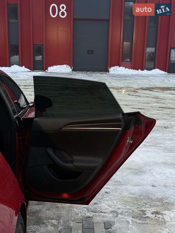 Ліфтбек Tesla Model S 2021 в Львові