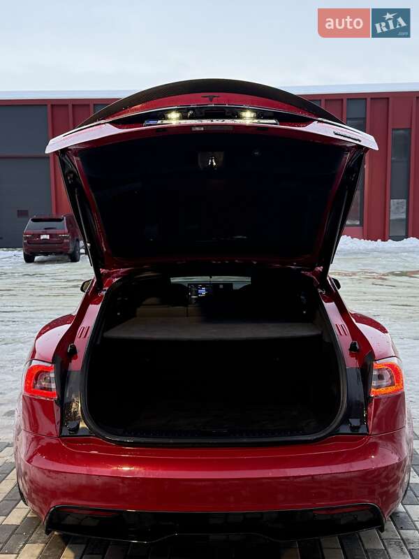 Ліфтбек Tesla Model S 2021 в Львові