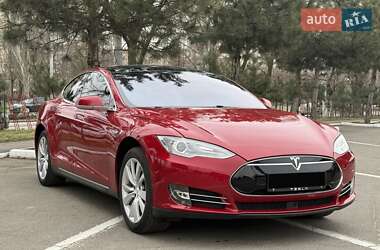 Ліфтбек Tesla Model S 2015 в Одесі
