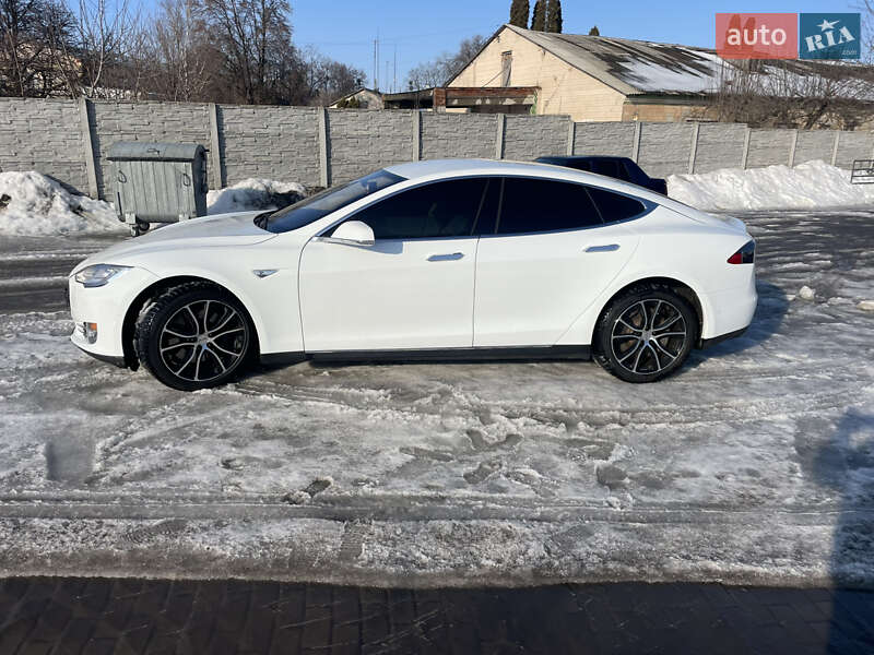 Лифтбек Tesla Model S 2014 в Фастове