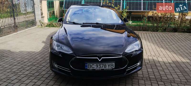 Ліфтбек Tesla Model S 2014 в Львові фото 4 Ліфтбек Tesla Model S 2014 в Львові