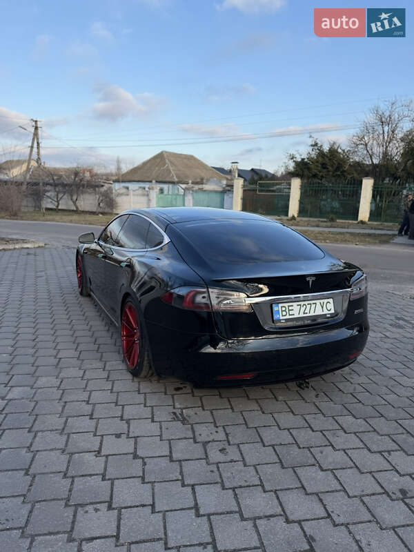 Лифтбек Tesla Model S 2018 в Николаеве