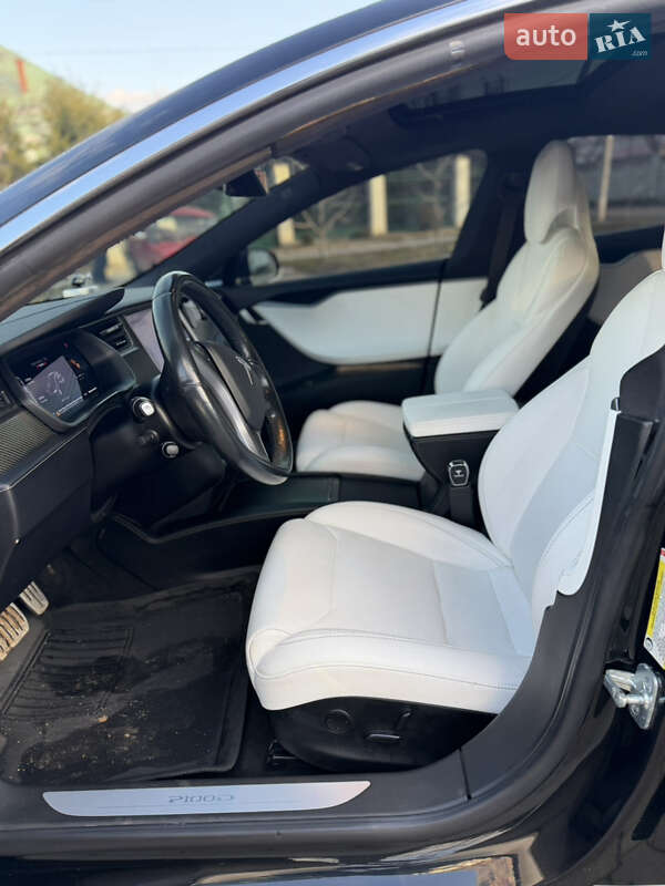 Лифтбек Tesla Model S 2018 в Николаеве