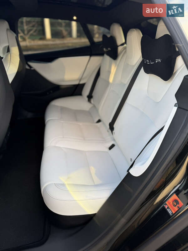 Лифтбек Tesla Model S 2018 в Николаеве