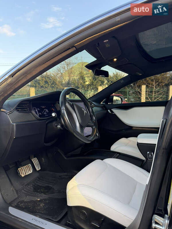 Лифтбек Tesla Model S 2018 в Николаеве