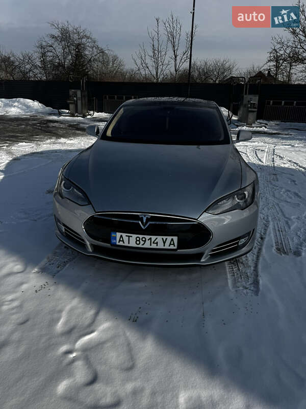 Лифтбек Tesla Model S 2013 в Ивано-Франковске