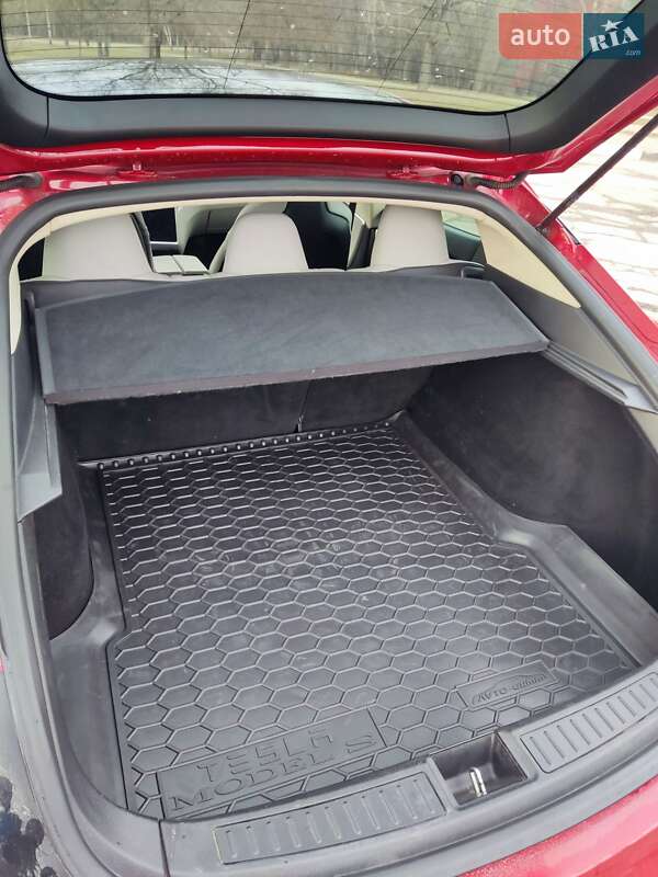 Лифтбек Tesla Model S 2016 в Запорожье фото 8 Лифтбек Tesla Model S 2016 в Запорожье