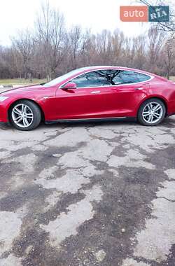 Ліфтбек Tesla Model S 2016 в Запоріжжі