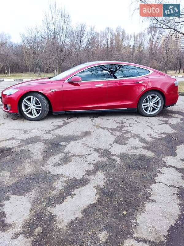 Лифтбек Tesla Model S 2016 в Запорожье фото 5 Лифтбек Tesla Model S 2016 в Запорожье